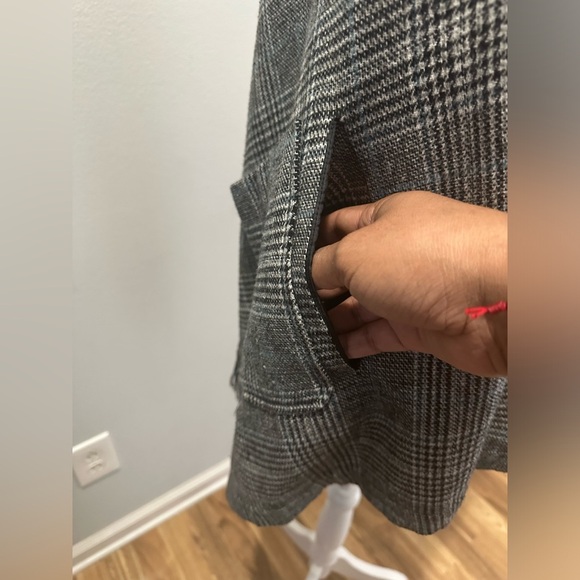 Democracy Womens Gray Plaid Fringe Edge Draped Sleeveless Vest Small - Picture 6 of 12